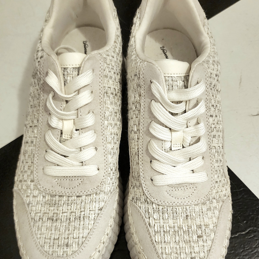 Universal Thread Cream Textured Sneakers - Picture 2 of 3